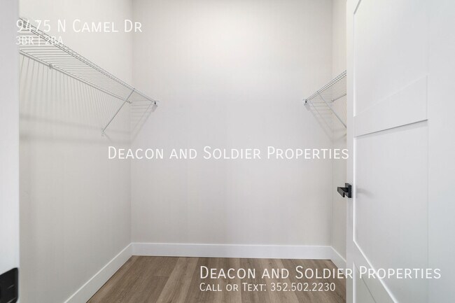 Building Photo - 9475 N Camel Dr