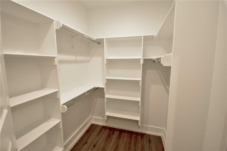 Building Photo - 747 N Malbec Rd