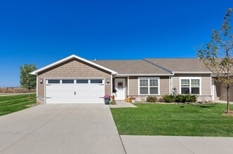 Building Photo - Redwood Waukee Hickman Road