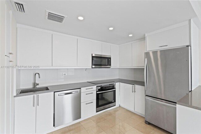 Building Photo - 2451 Brickell Ave