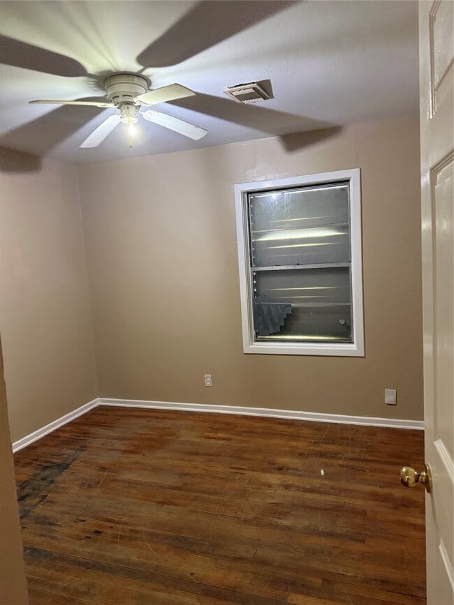 Building Photo - 7301 Hummingbird Ln