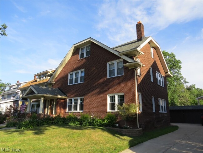 Building Photo - 13513 Clifton Blvd