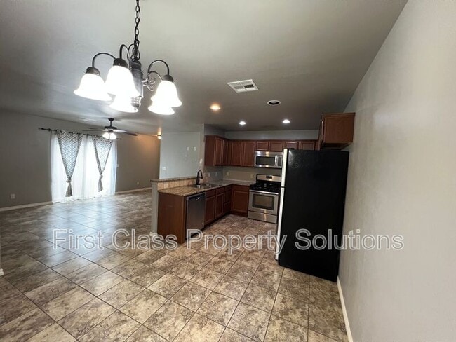 Building Photo - 129 Ashley Dr