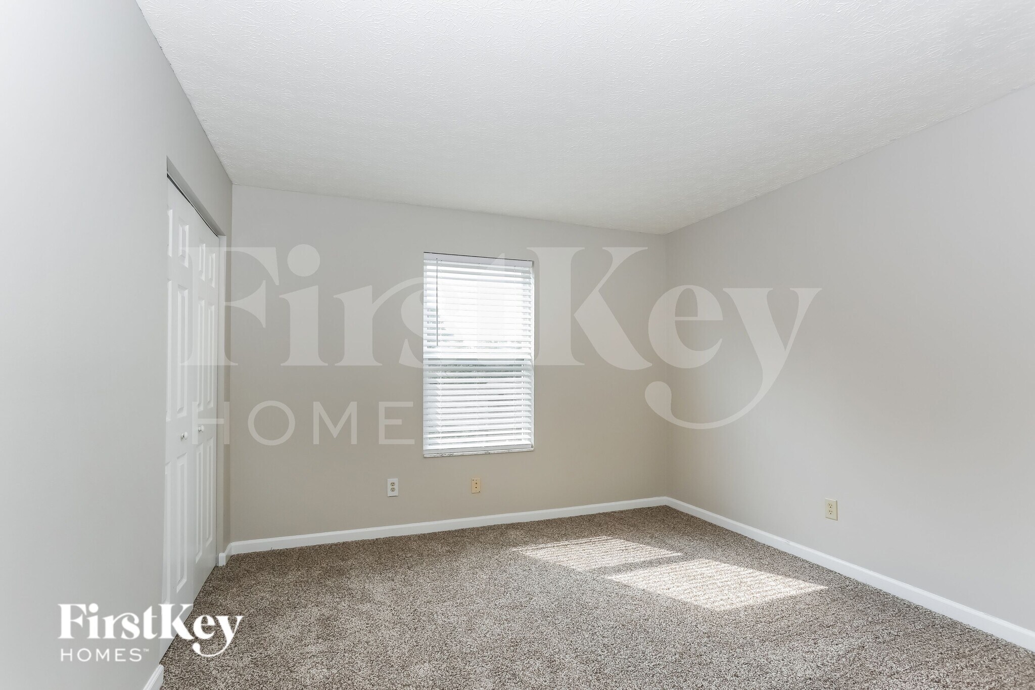 Building Photo - 81 Roxbury Dr