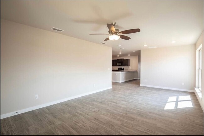 Building Photo - Exclusive Bell Farms Townhomes