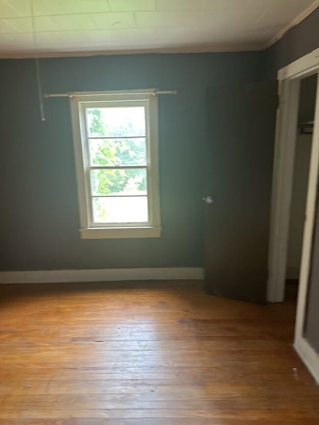 Building Photo - 2 Bedroom 1 Bathroom