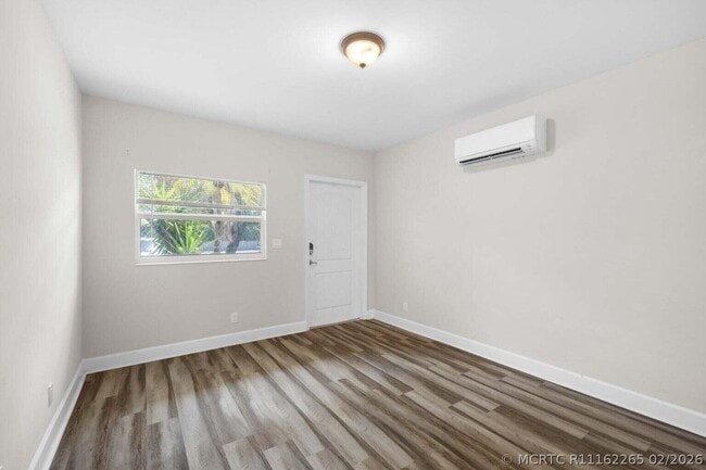Building Photo - 403 50th St