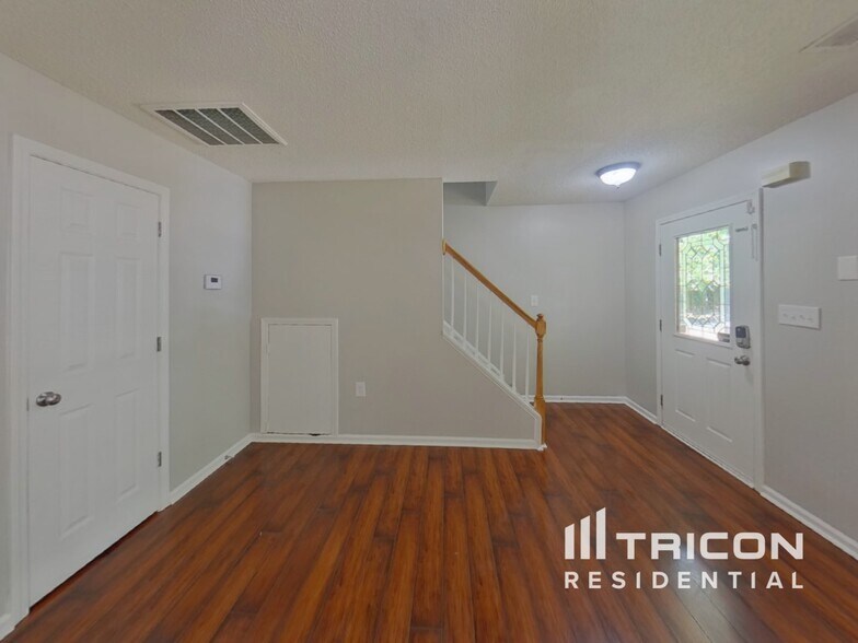 Building Photo - 7511 Rolling Meadows Ln