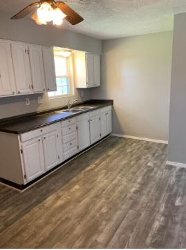 Building Photo - 1578 Van Buren Dr