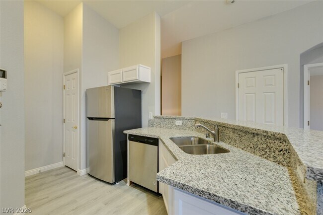 Building Photo - 6568 Strolling Plains Ln