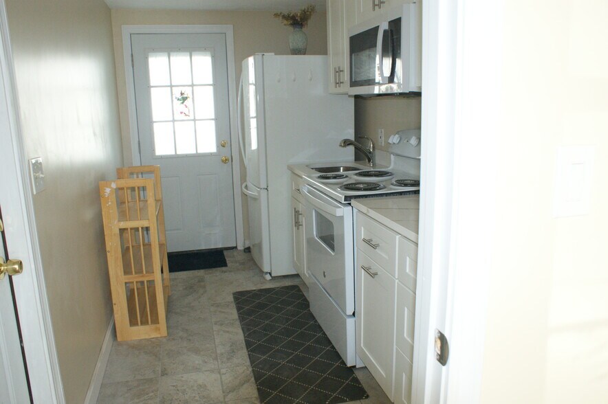 Building Photo - 18 Fayette Rd