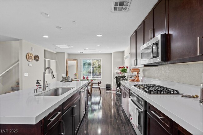 Building Photo - 9050 W Tropicana Ave