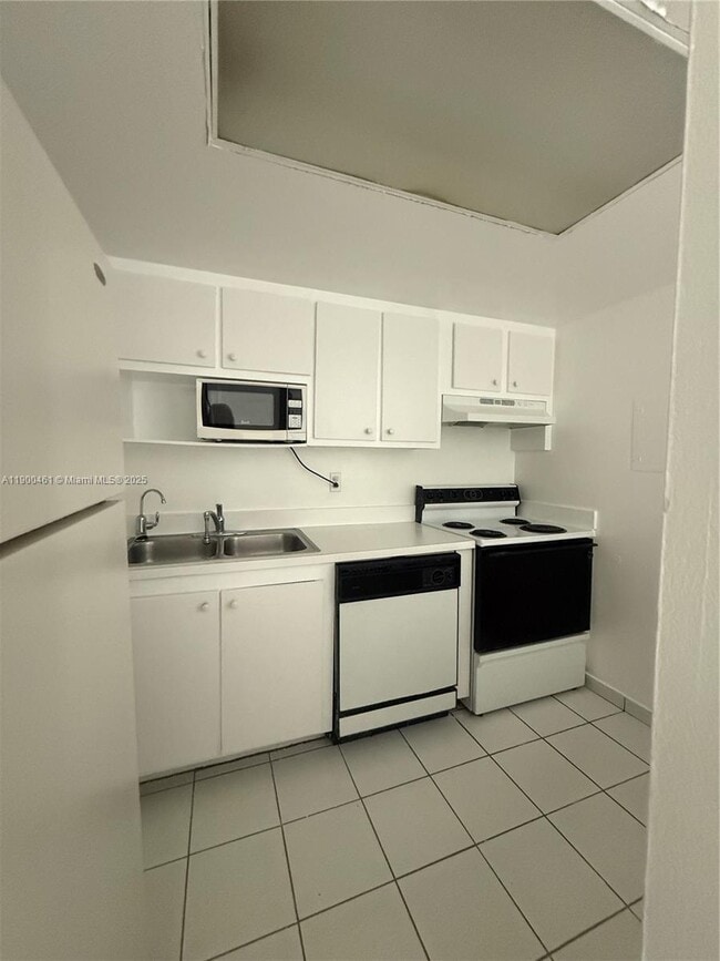 Building Photo - 802 NW 87th Ave