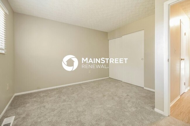 Building Photo - 3 Bedroom Pet-Friendly Home in Reynoldsburg, OH with Main Street Renewal