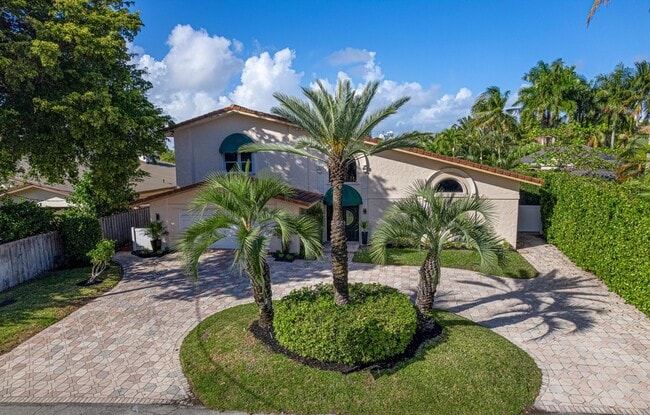 Building Photo - 2519 Barcelona Dr