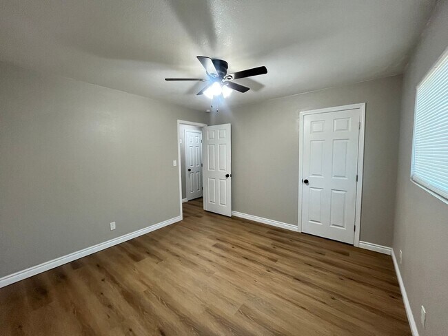 Building Photo - 840 S F St