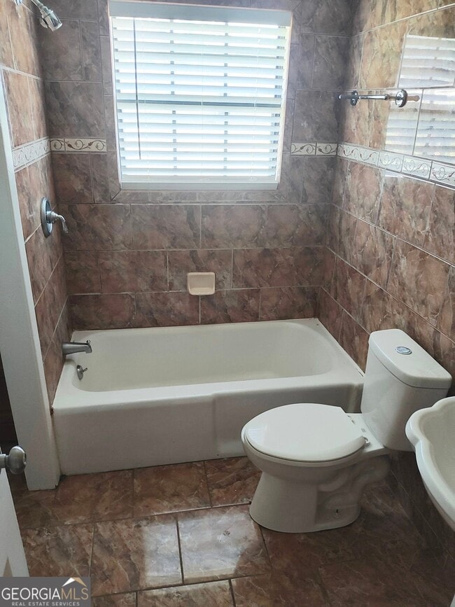 Building Photo - 3608 Glen Falls Dr