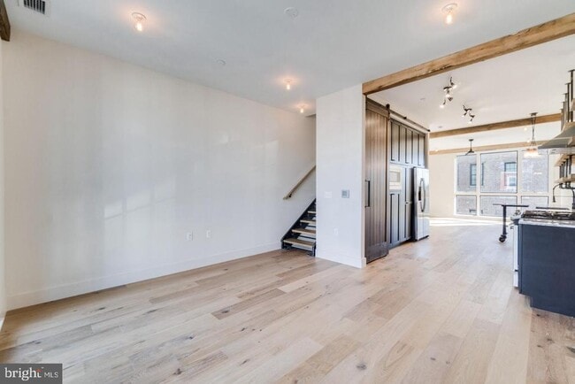 Building Photo - 774 Girard St NW