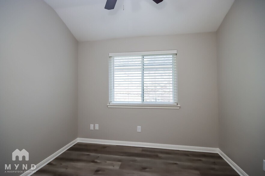 Building Photo - 234 Hartford Ln