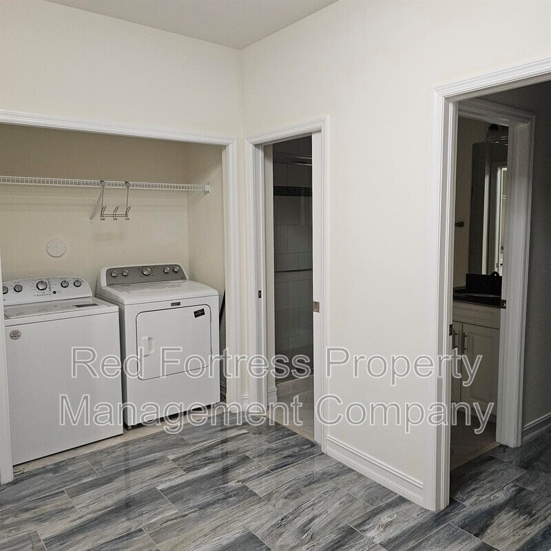 Building Photo - 7963 Bristol Cir