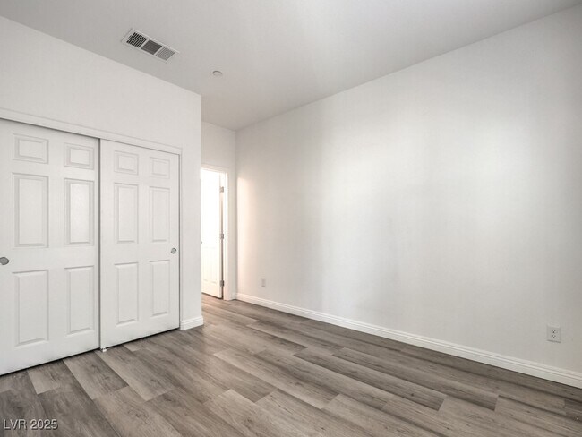 Building Photo - 6077 Castle Gardens Ave