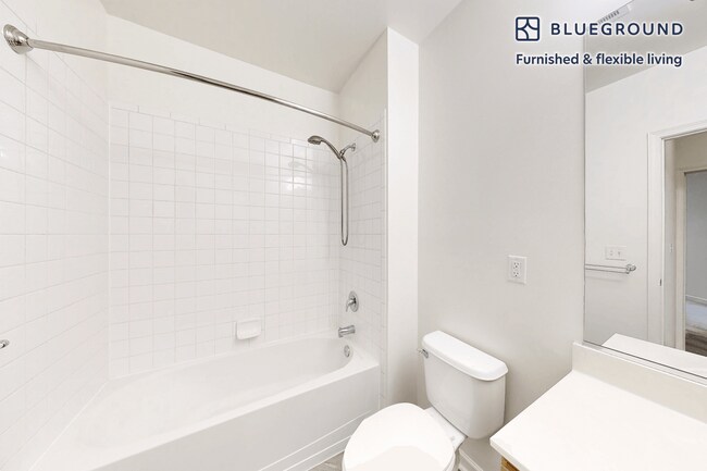 Building Photo - 80 North Centre Ave-SI FL3-ID2638A