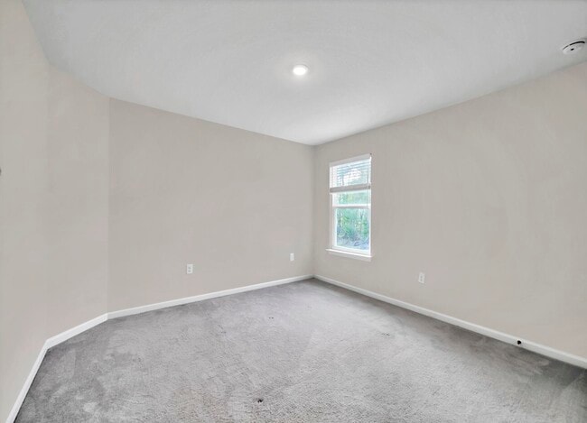 Building Photo - 10 Riverwalk Xing