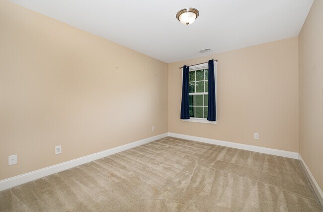 Building Photo - 201 Phillips Ridge Ln