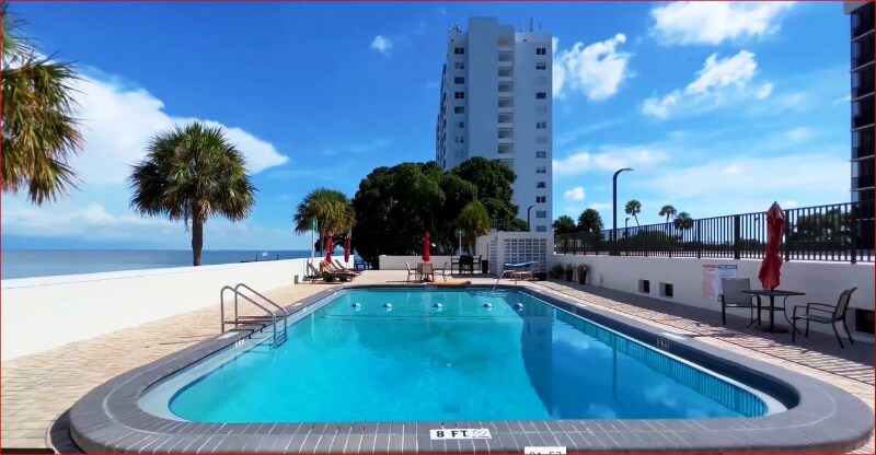 Building Photo - 7100 Sunshine Skyway Ln S