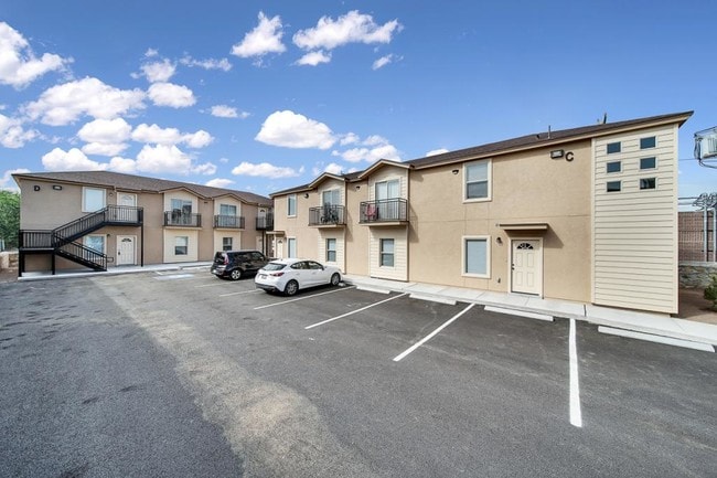 Building Photo - 512 Center Way