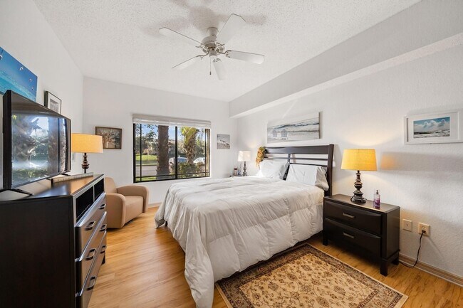 Building Photo - 3019 Alcazar Pl