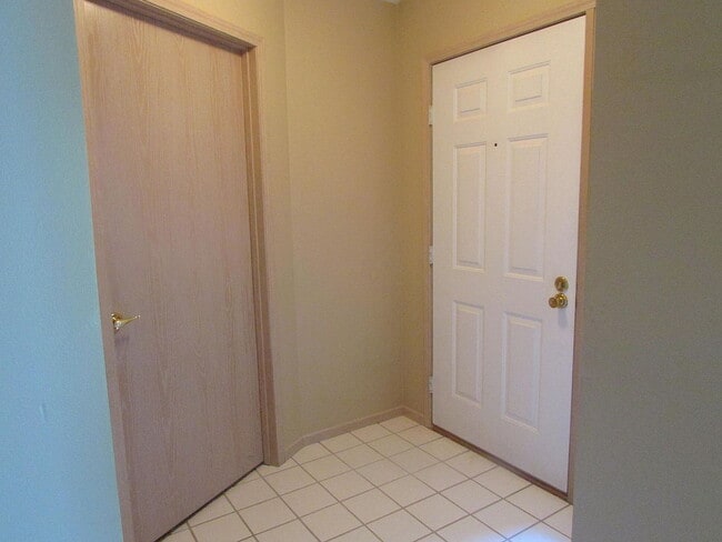 Building Photo - 1019 Willow Bluff Dr