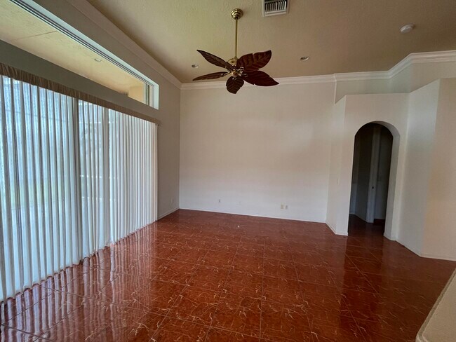 Building Photo - 7145 Veneto Dr