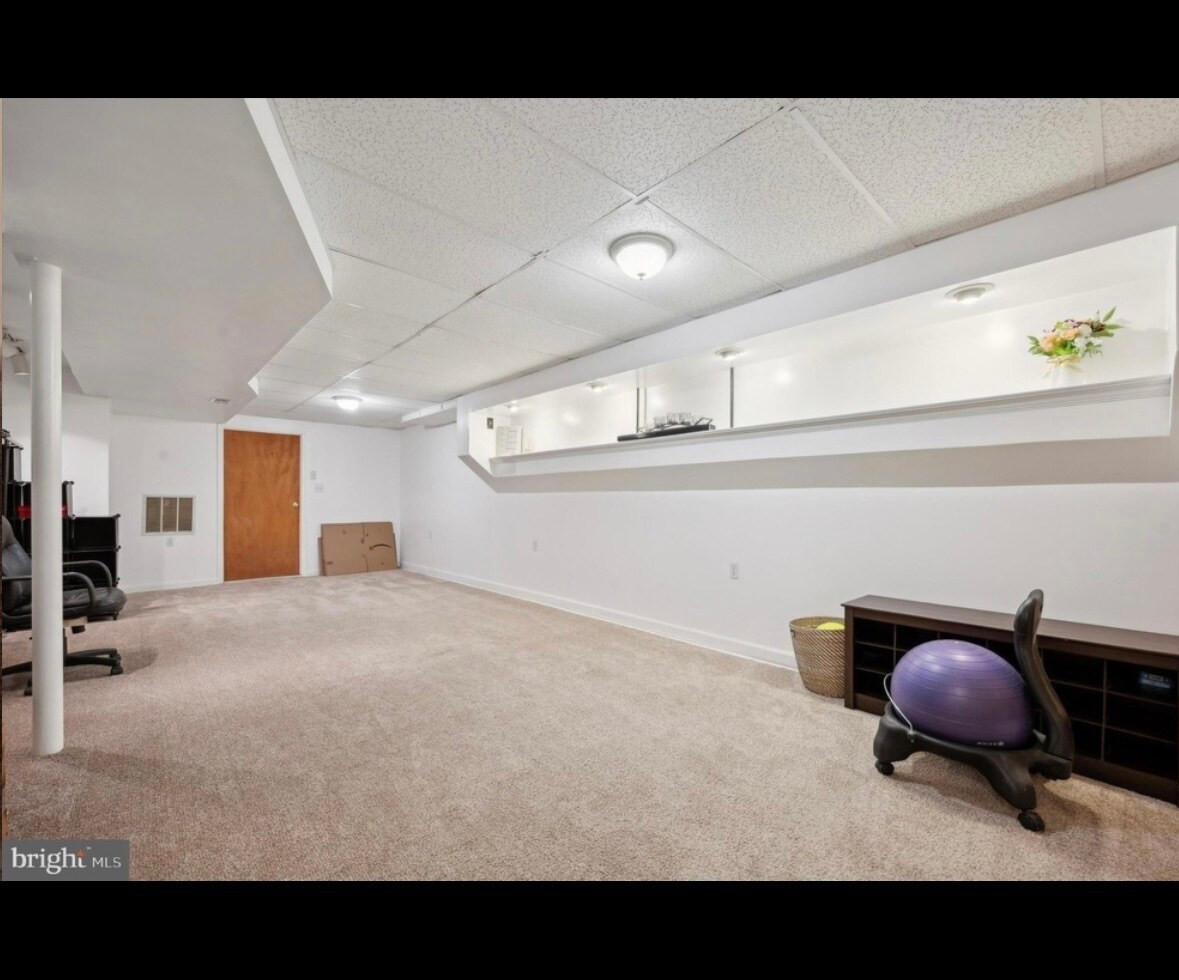 Building Photo - 338 Cashel Ct