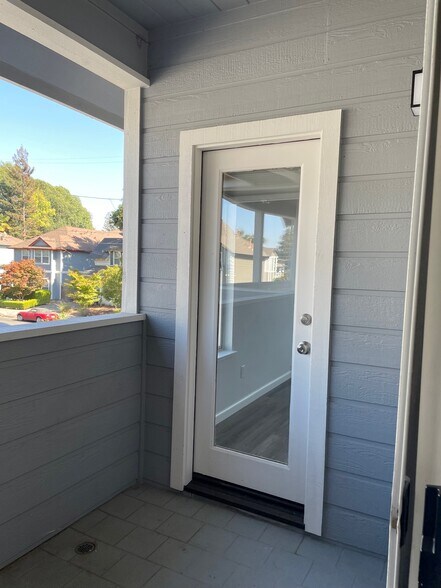 Balcony (to bedroom) - 419 8th St