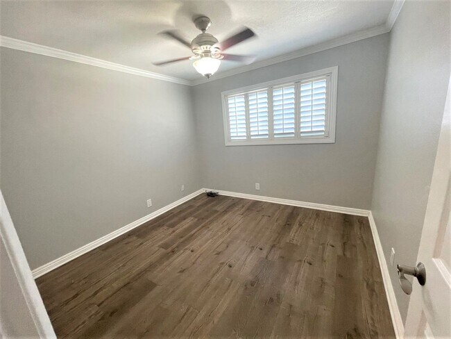 Building Photo - COSTA MESA 4BR/3BA TOWNHOME READY FOR MID-JULY OCCUPANCY
