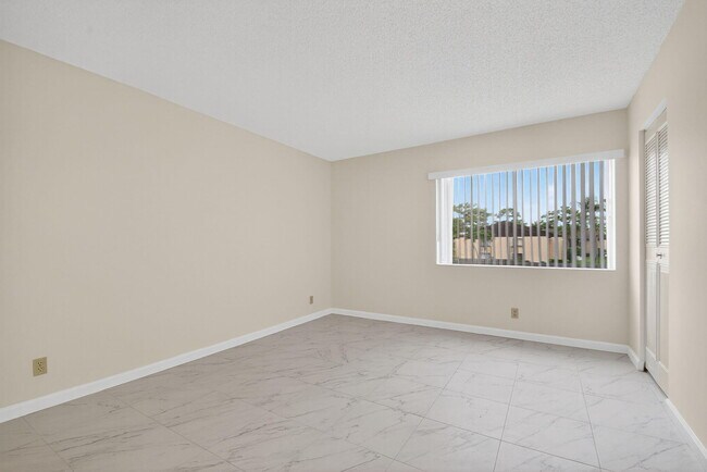 Building Photo - 416 Pine Glen Ln