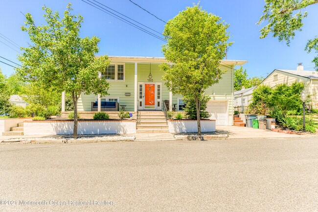 Primary Photo - 180 Whitefield Ave