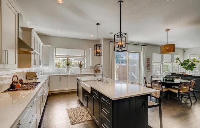 Building Photo - Executive & Modern 5BR/4BA Luxury Home. MO...