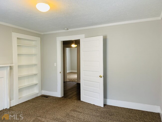 Building Photo - 513 Harwell Ave