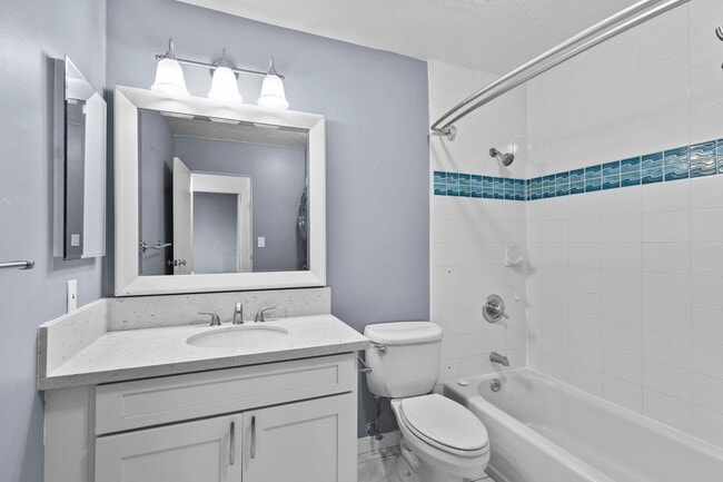 Building Photo - Puu Alii 715 — Bay-View 2BR/2BA Townhouse ...