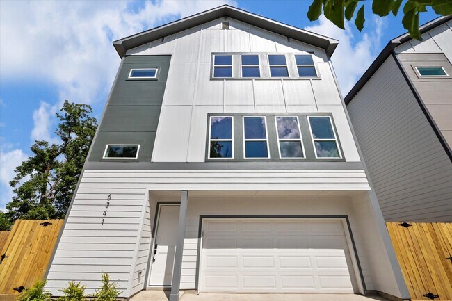 Building Photo - 6341 W Montgomery Rd