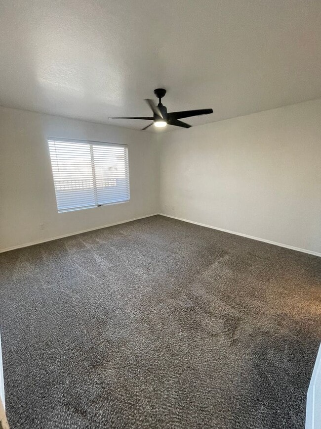 Building Photo - Gated community, 2 Br, 2 Ba, 1 car garage
