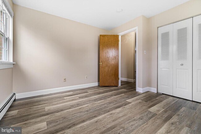 Building Photo - 429 Edgemont Ave