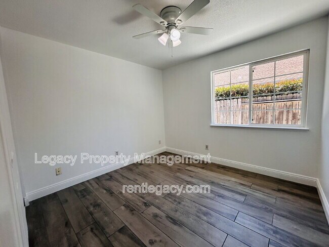 Building Photo - 3047 Mill Oak Way