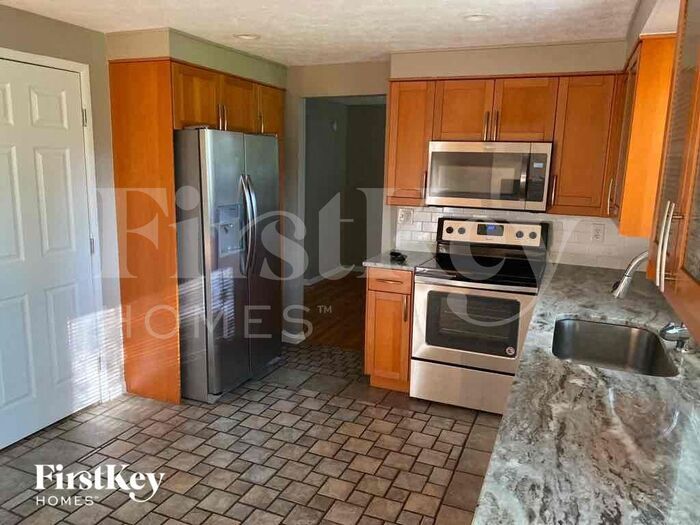 Building Photo - 815 Mcdonell Dr