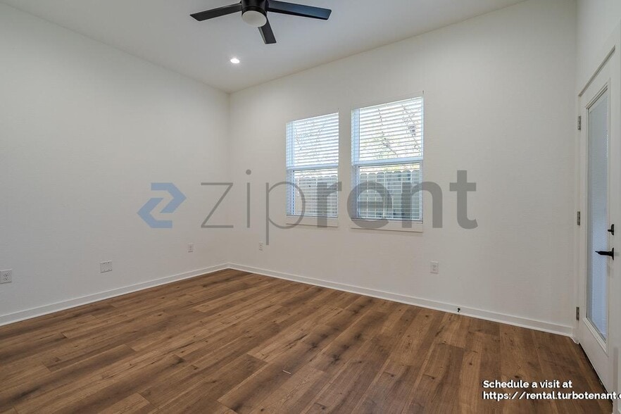 Building Photo - 5029 Van Fleet St