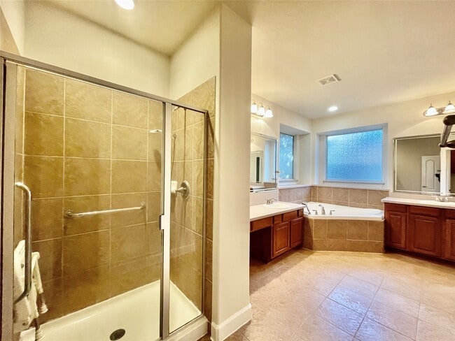 Building Photo - 811 Admiral Bay Ln