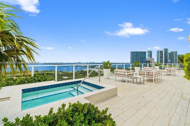 Building Photo - 4250 Biscayne Blvd