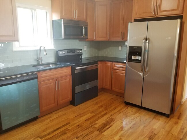 Primary Photo - 8 Nostrand St